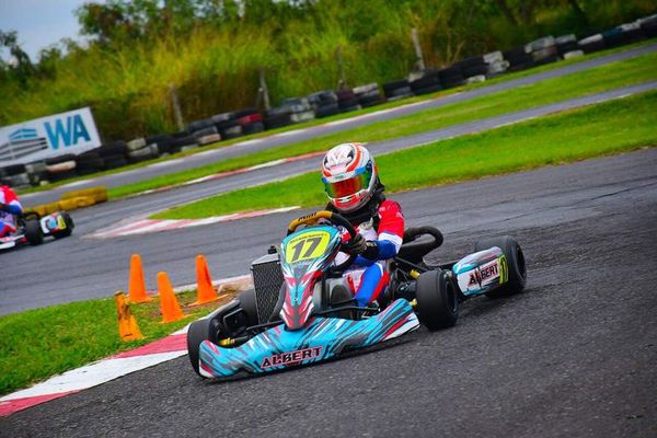 Benítez competirá en Italia en la FIA Karting Academy Trophy - Automovilismo - ABC Color