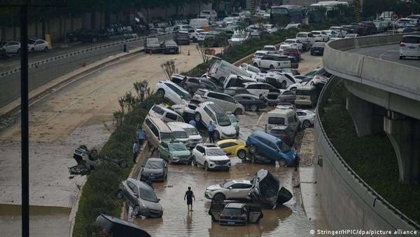 Las inundaciones dejan ya más de trescientas víctimas mortales en China