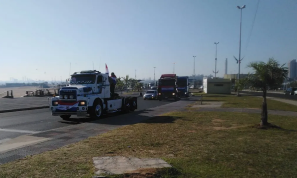 Camioneros permanecerán en Asunción “hasta que el proyecto de precio de flete sea aprobado y promulgado”