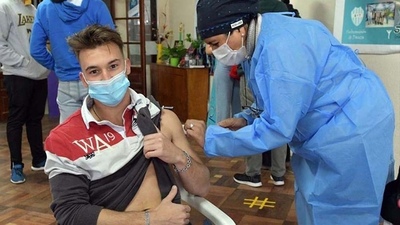 Comienza la vacunación de adolescentes de 12 a 17 años con factores de riesgo en Argentina | Ñanduti