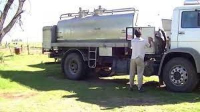 Paro de camioneros generará desabastecimiento de leche, indican