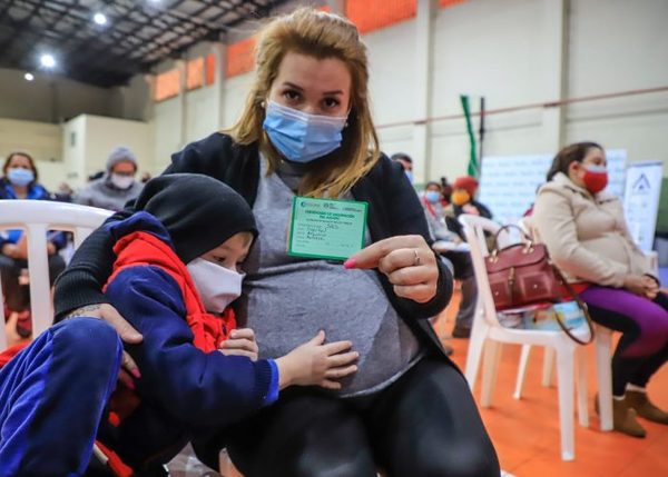 Instan a embarazadas a recibir la segunda dosis de la vacuna anticovid - El Trueno