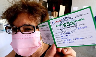 Sindicato de Médicos sugiere que certificado de vacunación sea 'pase' para realizar actividades