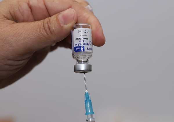 Jueves y viernes aplicarán segunda dosis de la vacuna Moderna - ADN Digital