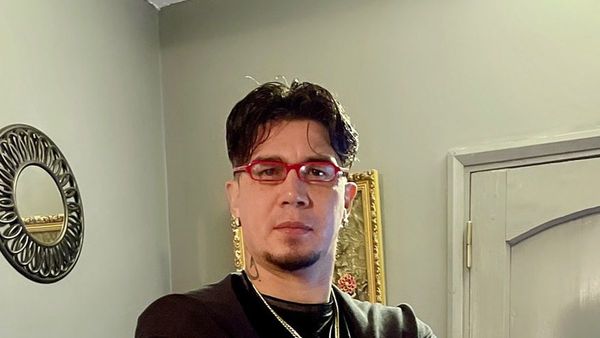 Escrachan a Marcos Lazaga