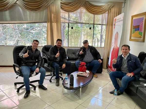 ULISES y FEDE convierten GOBERNACION en PC de colorados