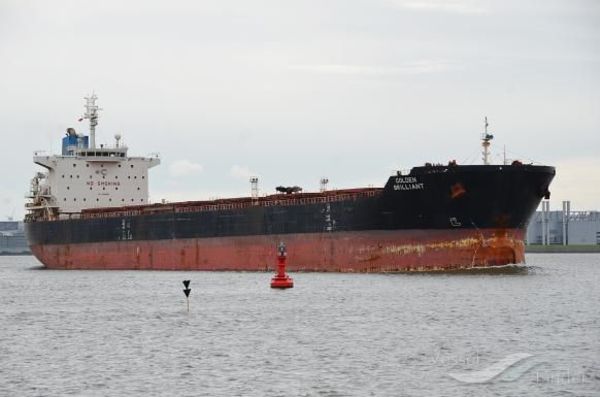 Incidente afecta a tres buques en golfo de Omán y deja a dos fuera de control - Mundo - ABC Color