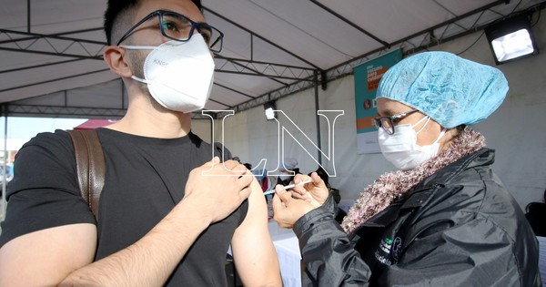 La Nación / Este martes esperan llegar a 36.000 personas con segundas dosis en Central