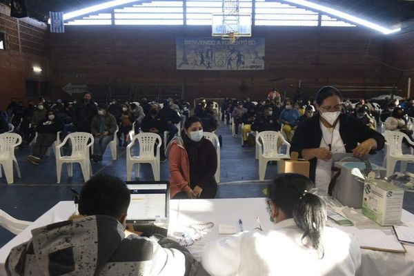 Vacunación con segunda dosis llegó a un 75% en Barrio Obrero - Nacionales - ABC Color