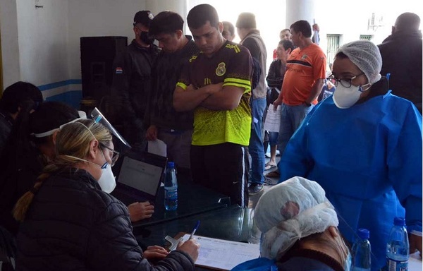 Inician vacunación contra el covid19 en Tacumbú