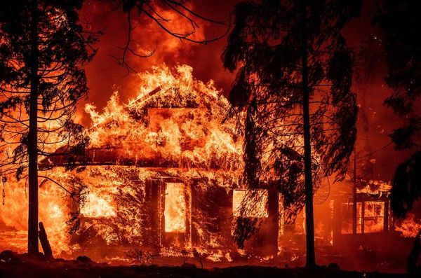 Avance de las llamas en California obliga a evacuar un pueblo entero - Mundo - ABC Color