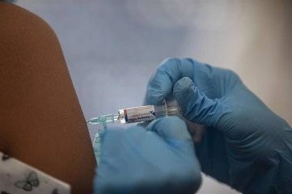 Diario HOY | Vacuna contra la gripe protege contra un severo covid, según estudio global