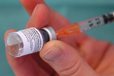 Desinterés por la segunda dosis podría ocasionar una nueva oleada de casos de Covid, según doctora | Ñanduti