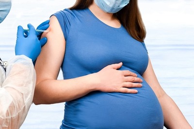 Embarazadas deben contar con las dos dosis para mejor protección