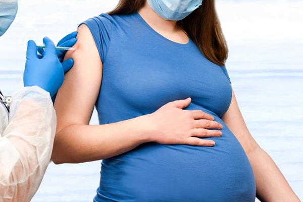 Embarazadas deben contar con las dos dosis para mejor protección