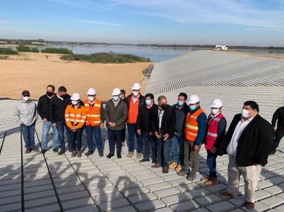 Mario Abdo verificó avance en obras de la defensa costera en Pilar - El Trueno