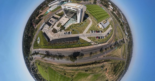 La Nación / El remodelado edificio de la Conmebol - OJO Galería