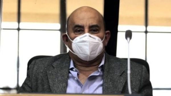 Diputado propone que sea libre portar armas en el vehículo