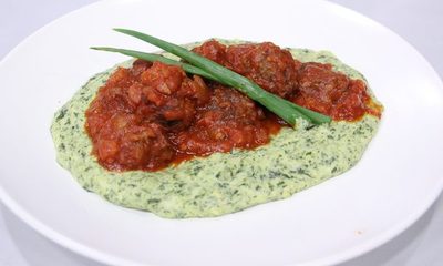 POLENTA VERDE CON SALSA DE ALBÓNDIGAS | Telefuturo