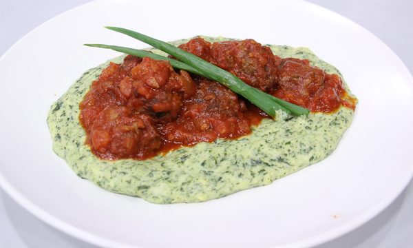 POLENTA VERDE CON SALSA DE ALBÓNDIGAS | Telefuturo