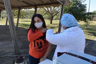 Preocupa poca concurrencia en vacunatorios de Ayolas - Nacionales - ABC Color
