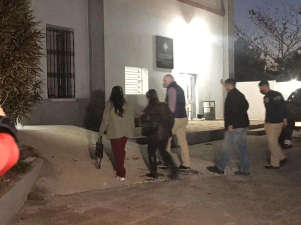 EML: Familiares de Alejandro Ramos llegan a reconocer cuerpo - Nacionales - ABC Color