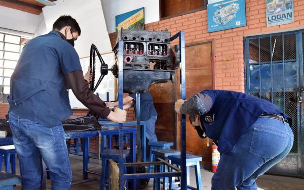 Vuelta a clases inició con escasa presencia y dudas sobre cambios