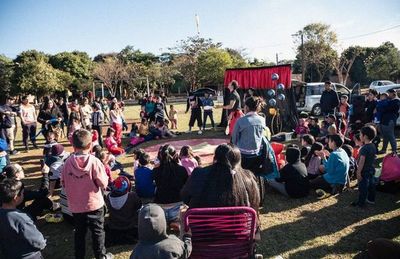 “Japuka en tu barrio” lleva funciones de circo a niños carenciados del Alto Paraná - ABC en el Este - ABC Color