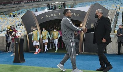 'Chiqui' Arce dispara contra el arbitraje y fija la mirada en el Clausura