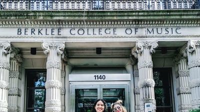 Artistas  becadas al Berklee College of Music de Boston
