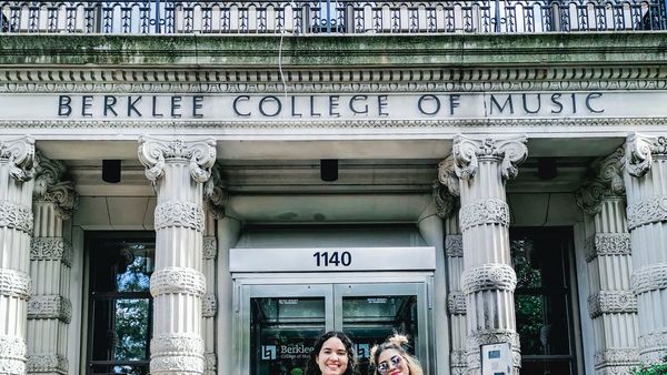 Artistas becadas al Berklee College of Music de Boston
