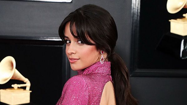 Cabello presenta el tráiler de Cinderella