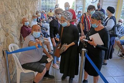 El aumento de contagios de covid obliga a Israel a imponer más restricciones - Mundo - ABC Color