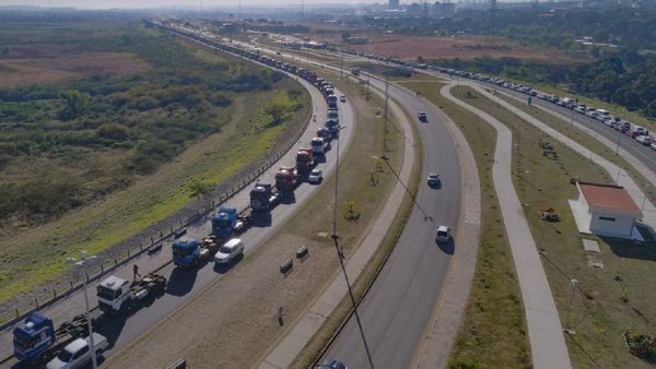 Gremio afirma que el 80% de los camioneros operan informalmente