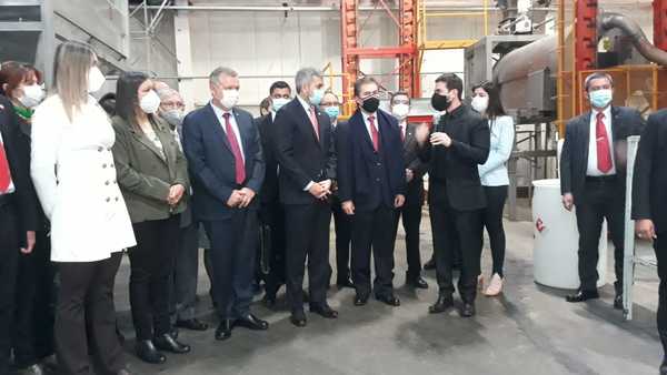 Tras exitosa exportación a la UE, Paraguay envía más alimentos de cáñamo industrial a otros mercados | .::Agencia IP::.