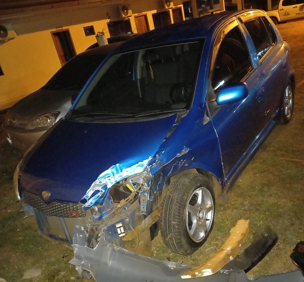 Choque de vehículos deja daños materiales en Hernandarias