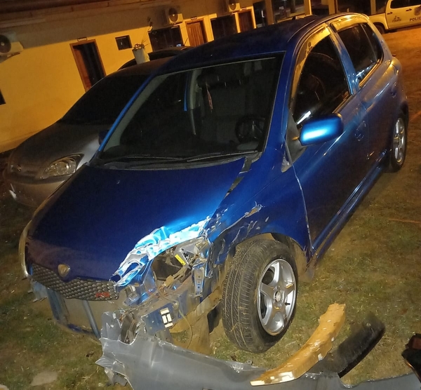 Choque de vehículos deja daños materiales en Hernandarias