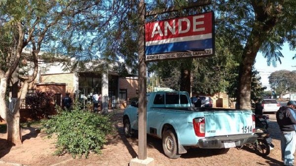 Roban G. 406 millones de una oficina de la ANDE en Caaguazú | Noticias Paraguay