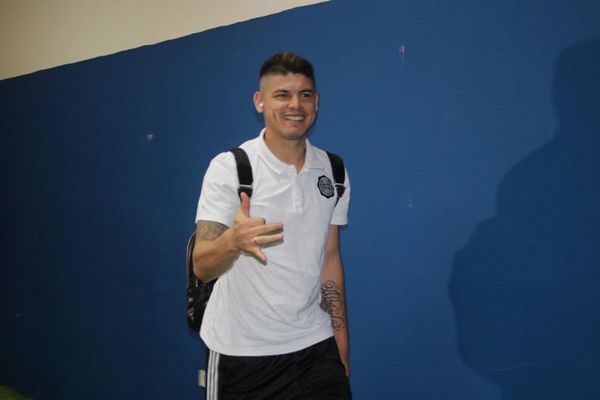 El 'huevito' y golazo de Alfredo Aguilar en la práctica de Olimpia