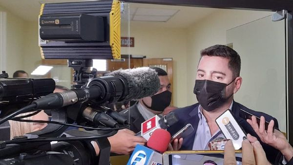 Alliana pide a colorados dejar de "transar" con la izquierda tras audio de Sixto Pereira