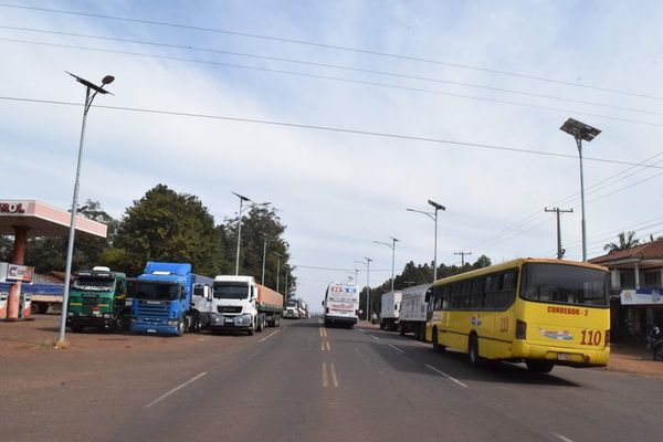 Camioneros amenazan con cierre total, desde mañana - Nacionales - ABC Color