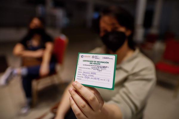 Médicos proponen exigir tarjeta de vacunación en espacios públicos - Nacionales - ABC Color