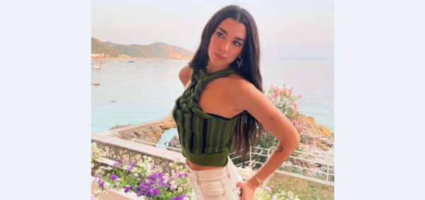 ¡Sin censura! Dua Lipa publica sus mejores fotos en vacaciones