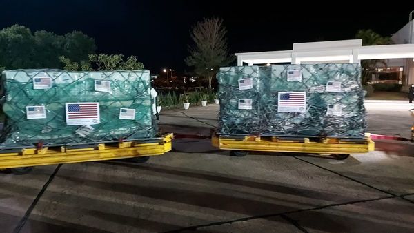 EEUU se niega a elegir entre donar vacunas o reservar terceras dosis