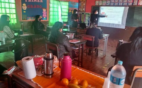 Capacitan a docentes de Franco en estrategia «Escuelas Saludables»