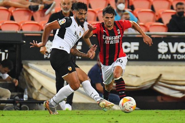 Un firme Valencia, con Alderete, mantiene a raya al Milan - Fútbol Internacional - ABC Color