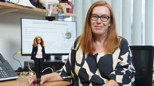 Las nuevas Barbies inspiradas en creadora de la vacuna AstraZeneca y otras mujeres de la ciencia