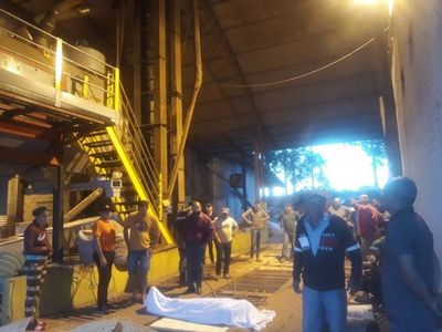 Obrero muere asfixiado tras caer en un silo - ABC en el Este - ABC Color