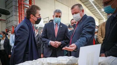 Marito visitó industria de procesamiento de fibras de cáñamo y resaltan el trabajo