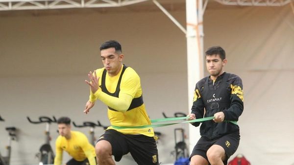 La duda pasa por el lateral por la derecha